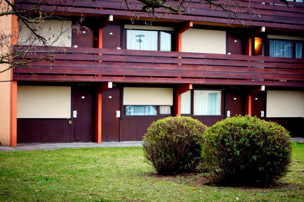 Hotel Campanile Sablé-Sur-Sarthe Vion Exterior foto