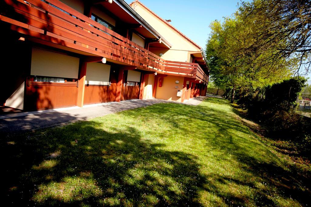 Hotel Campanile Sablé-Sur-Sarthe Vion Exterior foto