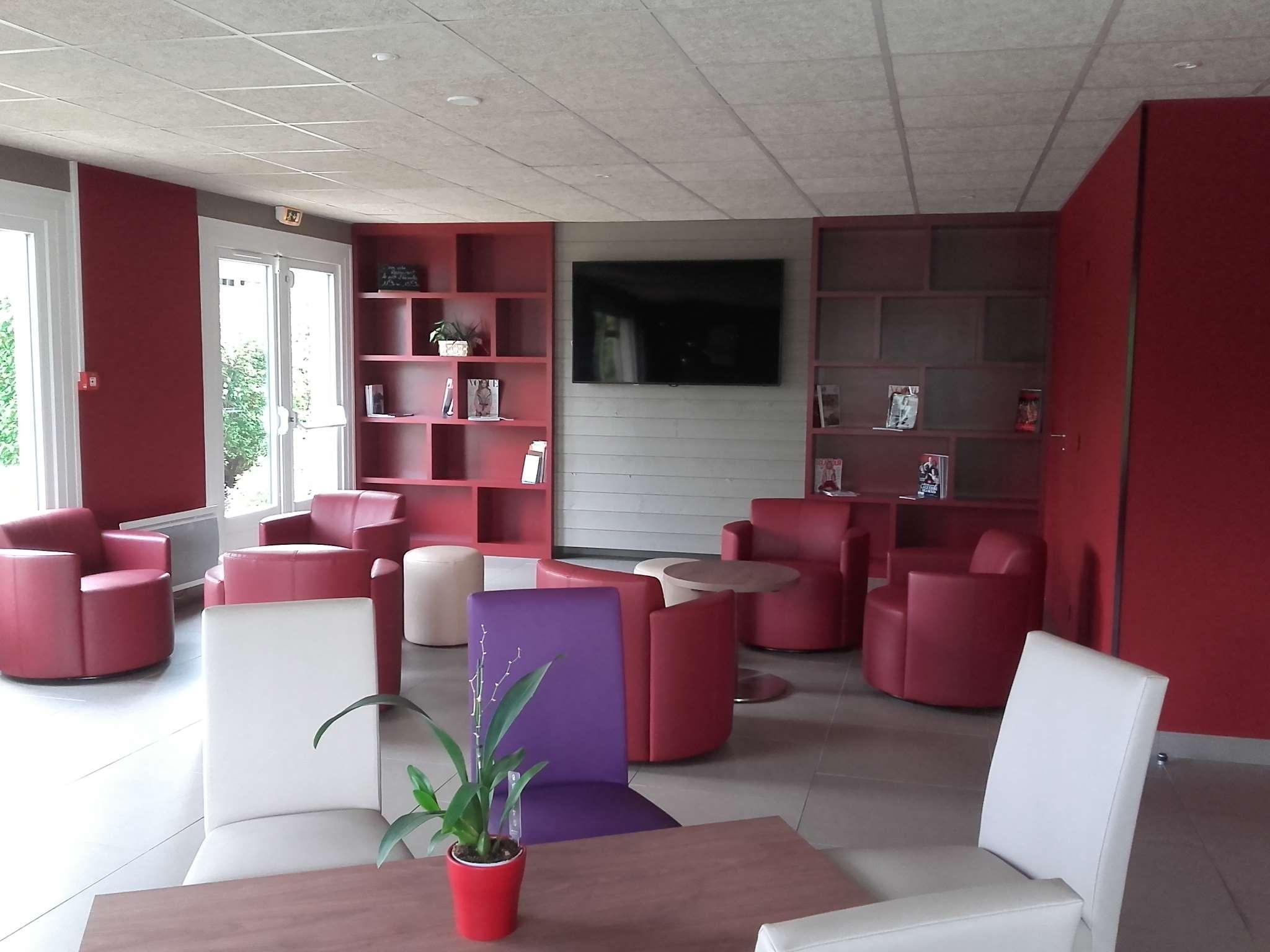 Hotel Campanile Sablé-Sur-Sarthe Vion Exterior foto